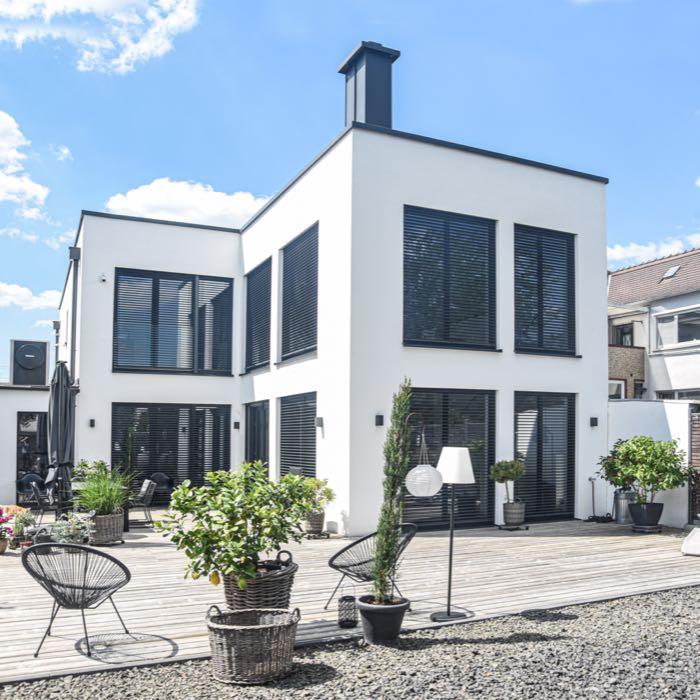 Hochwertiges Aluminiumfenster mit schmalem Rahmen und modernem Design.